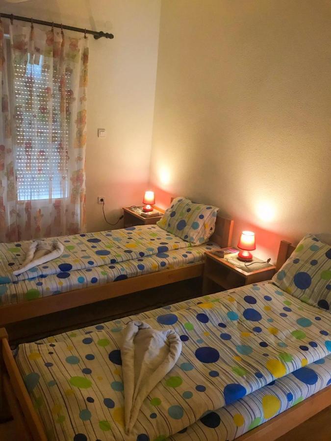 הרצג-נובי Jovana -- Porodicni Apartmani Igalo מראה חיצוני תמונה