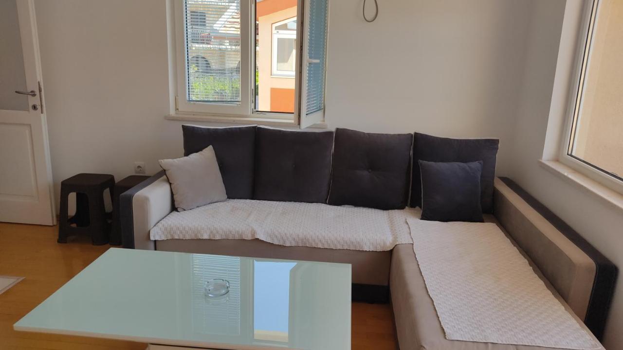 הרצג-נובי Jovana -- Porodicni Apartmani Igalo מראה חיצוני תמונה